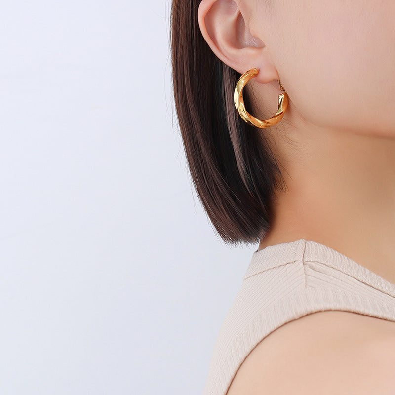 NO.41 French Vintage Style Twisted C-shaped Earrings with Titanium Steel Plating Irregular Ear Studs
