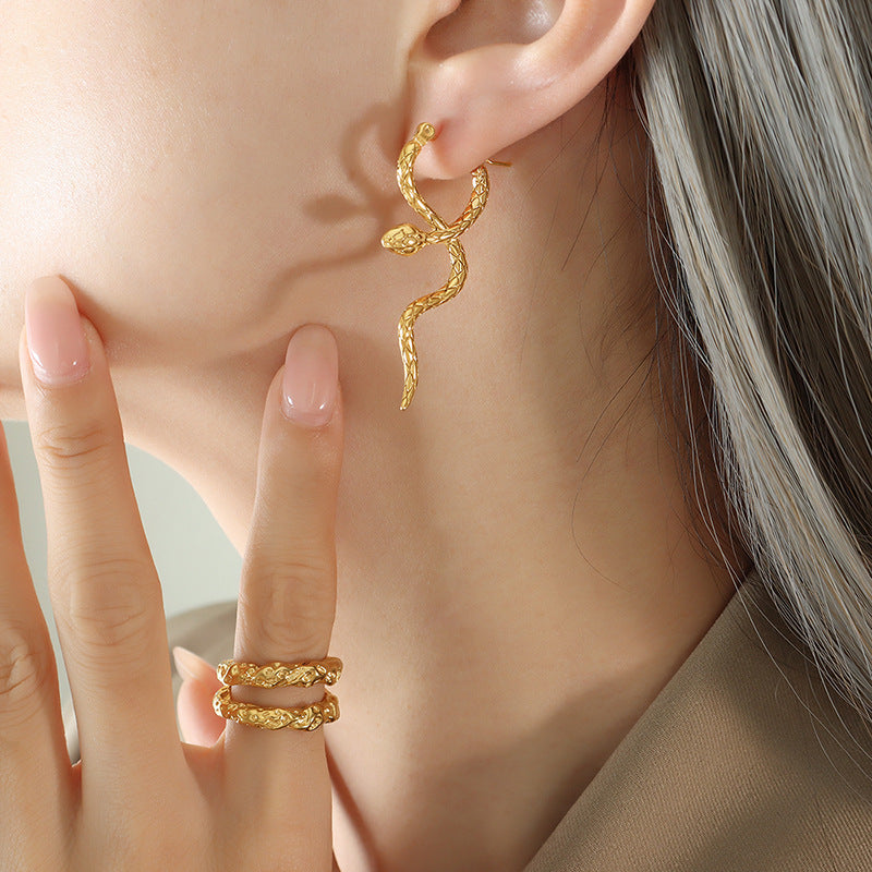 No.39 Serpentine Cross-Wrap Earrings with Dynamic Snake Design Studus